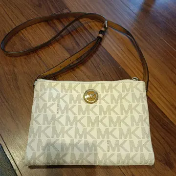 Michael Kors 숄더백 화이트/베이지