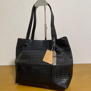 스터드 장식 블랙 토트백