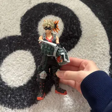 바쿠고 카츠키 피규어