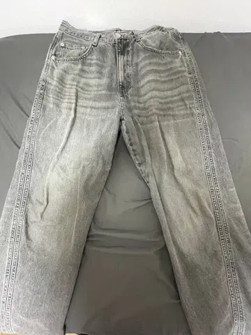 그레이 스트레이트 데님 팬츠 프린지 마감