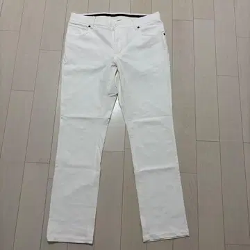 브리핑 화이트 슬림핏 팬츠