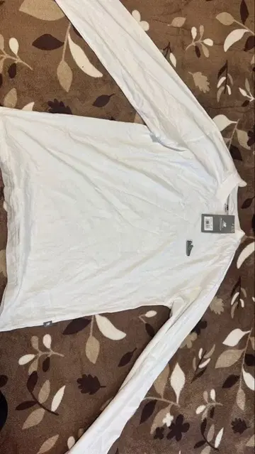 new balance 패치 롱T셔츠 XS 화이트