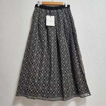 새상품 그랑마마도터 플라워 컷워크 롱 스커트 블랙