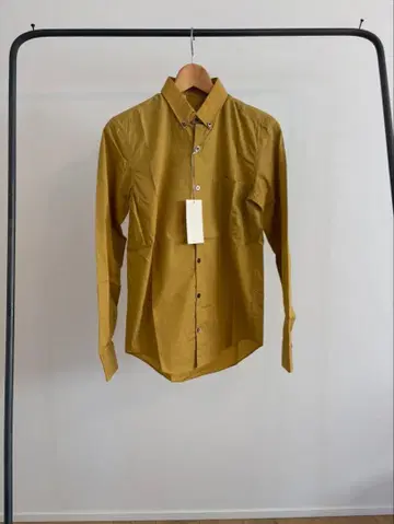 N 할리우드 머스타드 버튼 다운 셔츠 미사용