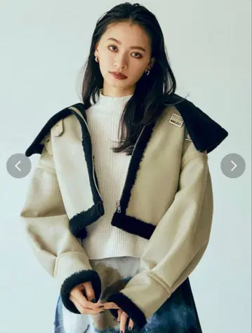 MURUA 오버 칼라 숏 페이크 무스탕