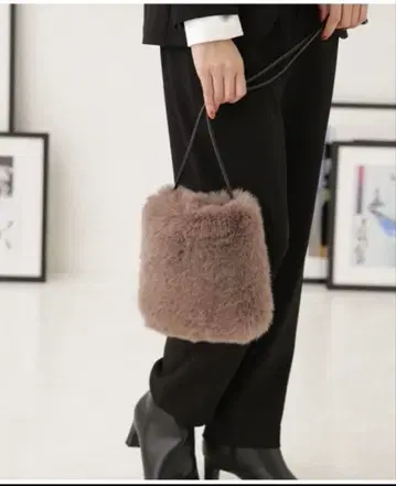 나노 유니버스 볼륨 인조 모피 미니백