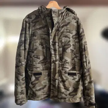 ZARA 카모플라쥬 밀리터리 자켓 L 사이즈