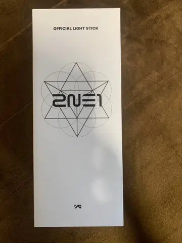 2NE1 공식 응원봉 화이트