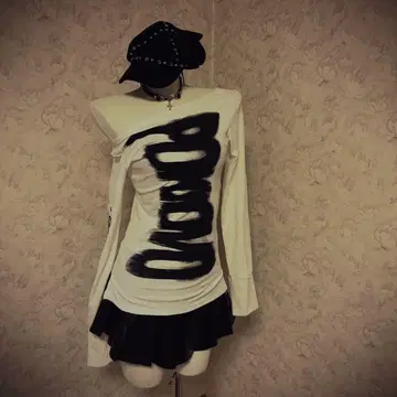 헤이세이 갸루 00s 오프숄더 화이트 블랙 상의 Y2K