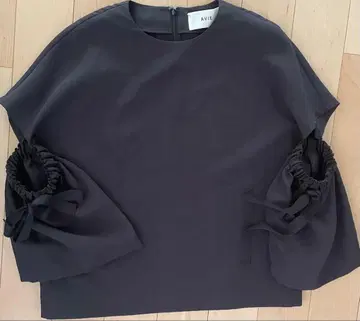 AVIE 블랙 프릴 긴팔