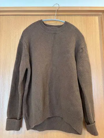 브라운 크루넥 니트 스웨터 긴팔