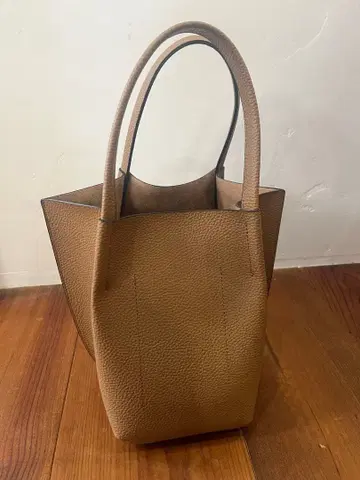 베이지 토트백 안쪽 칸막이 포함