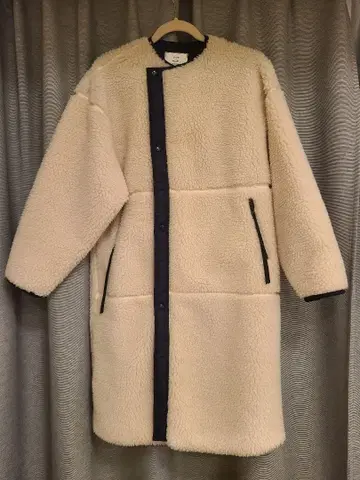 새상품급 하이크 HYKE 보아 코트 사이즈 1