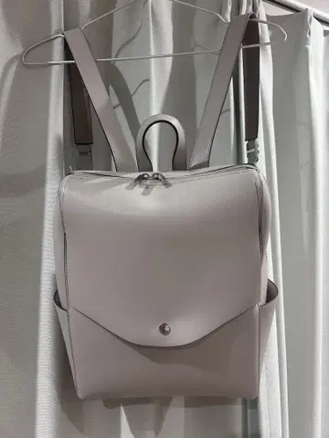 라이트 그레이 심플 백팩