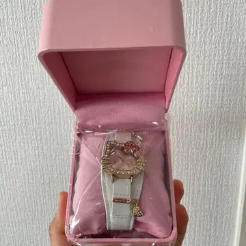 미사용 새상품 Hello Kitty 스톤 장식 시계