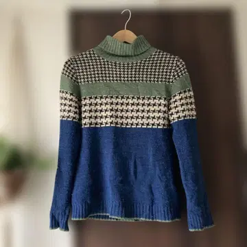 VertDense 하이넥 니트 스웨터 사이즈 2