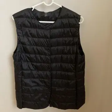 유니클로 블랙 다운 베스트 퀼팅