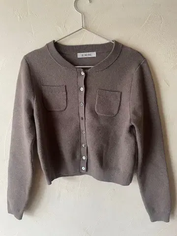 LAUBE BLANC 로브블랑 컴팩트 크루넥 가디건