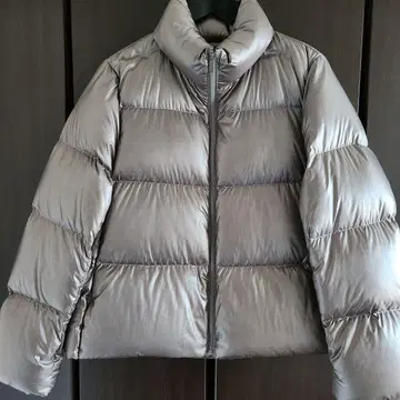 미사용 새상품 울트라 라이트 다운 샤이니 볼륨 자켓 UNIQLO