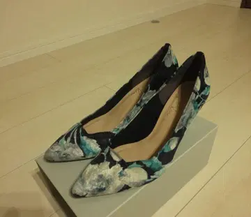 라우나레아 여성용 필 펌프스 스웨이드 느낌 꽃무늬