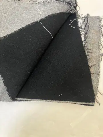 리버서블 원단 트위드 원단 블랙과 그레이