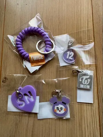 TWICE 사나 코일 키링 참 팝업스토어 한정판