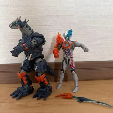 울트라맨 블레이저 어스 가론 피규어