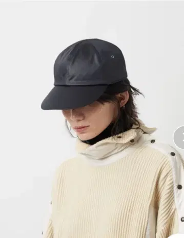 새상품 메종드리리스 SWAN 가죽 캡