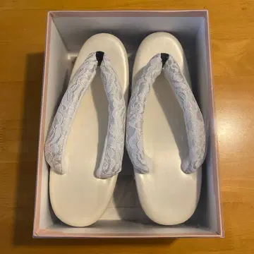 레이스 조리 화이트 스트라이프 디자인