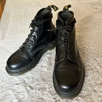 닥터마틴 6홀 부츠 24cm