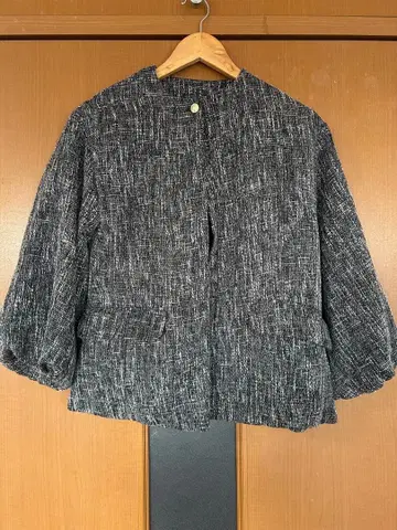 새상품급 블랙 화이트 트위드 자켓