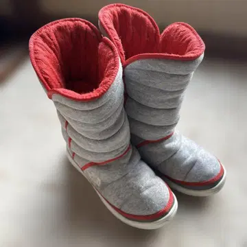 THE NORTH FACE 퀼팅 부츠 그레이/레드
