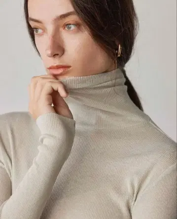 SOEJU 캐시미어 혼방 터틀넥 티셔츠 니트 리브 그레이