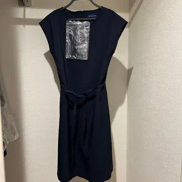 VIBLISS & NAVY 슬리브리스 원피스 13호 네이비