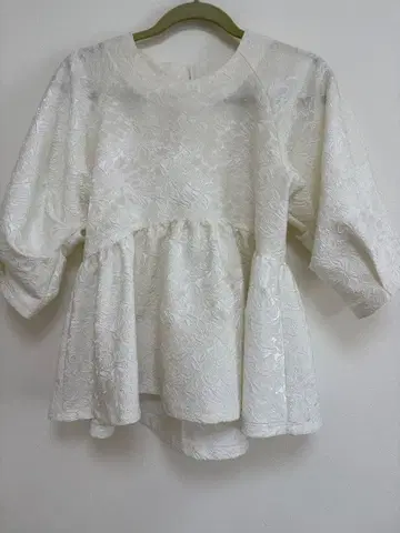 ELLIE 화이트 블라우스 F 사이즈 엘리