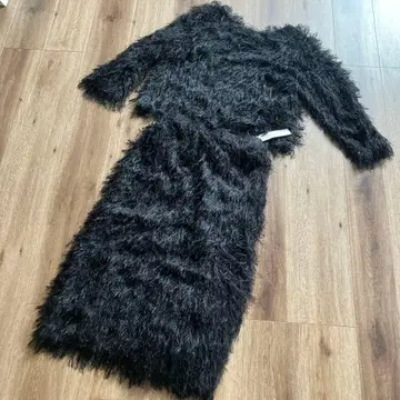 시착만 한 하우스 오브 로터스 샤기 니트 상하의 블랙