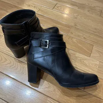 카네마츠 블랙 가죽 숏부츠 중간 굽