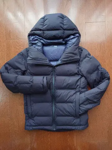 유니클로 다운 케트 (후드 부착) 블랙 S 사이즈