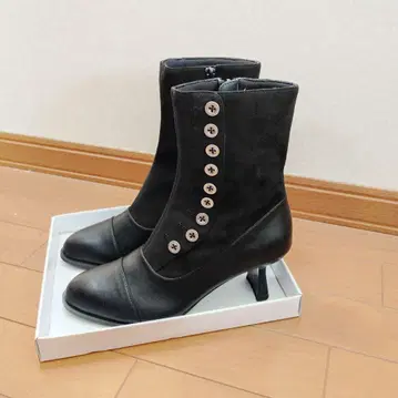 NO.S PROJECT 클래식 버튼 부츠 블랙 L