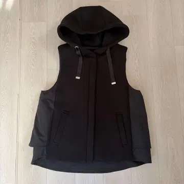새상품급 Bou jeloud 후드 부착 블랙 베스트