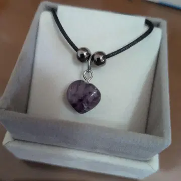 자수정 하트 모양 목걸이