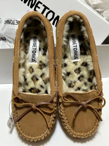 MINNETONKA 브라운 모카신