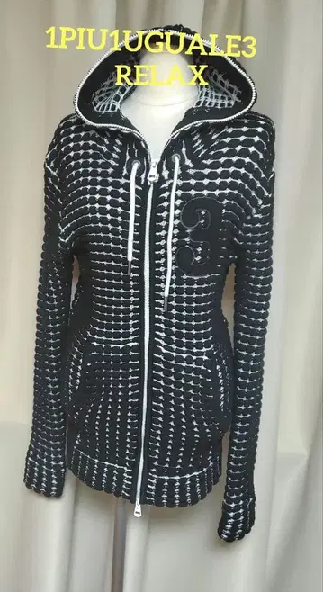 후드 부착 블랙 화이트 보더 점퍼