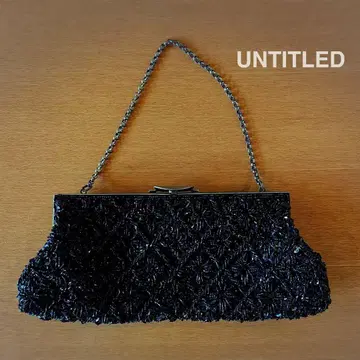 비즈 장식 블랙 클러치백