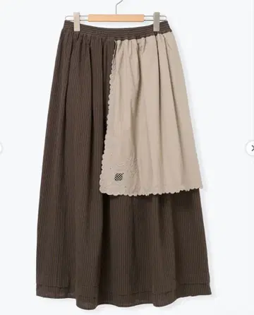 사만사 모스모스 자수 크로스 부착 스커트 블루