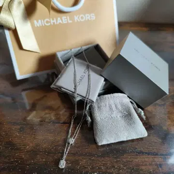 MICHAEL KORS 실버 목걸이