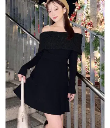 [미사용 새상품] RESEXXY 스트랩 미니 니트 원피스