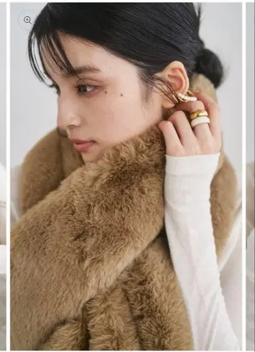 콘세 CONNSE 완판템 볼륨 에코 퍼 숄 BROWN 머플러