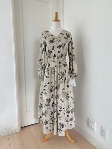 AIMER 미사용 새상품 택 포함 플라워 프린트 긴팔 롱 원피스