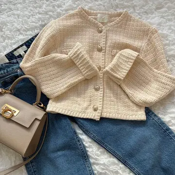 새상품급 니트 가디건 버튼 포함